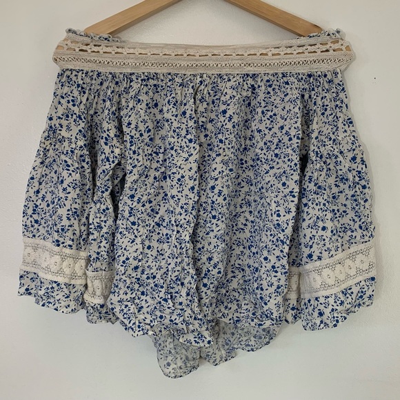 Off the shoulder top - Picture 2 of 5